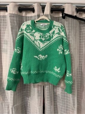 Grey Bandit - Green and White Crewneck Sweater